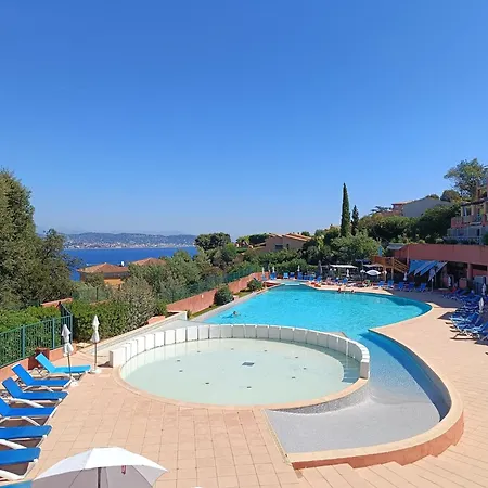 Superbe Vue Sur Et Piscine